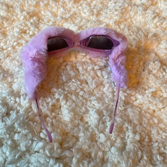 🕶Fuzzy Wear🕶 - Picture 6 of 8